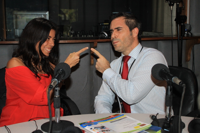 Guillermo Rodríguez Navarrete, Dr. en Nutrición y Alejandra Hernández, conductora de VIDASANA Radio.  Foto Pablo Corozo