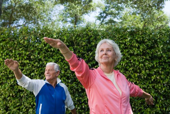 Actividad física en ancianos protege la materia blanca cerebral