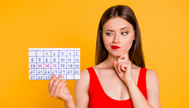 chica con calendario